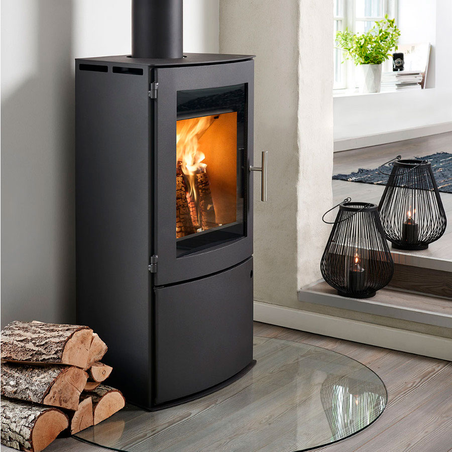 Uniq 18 with Log Door